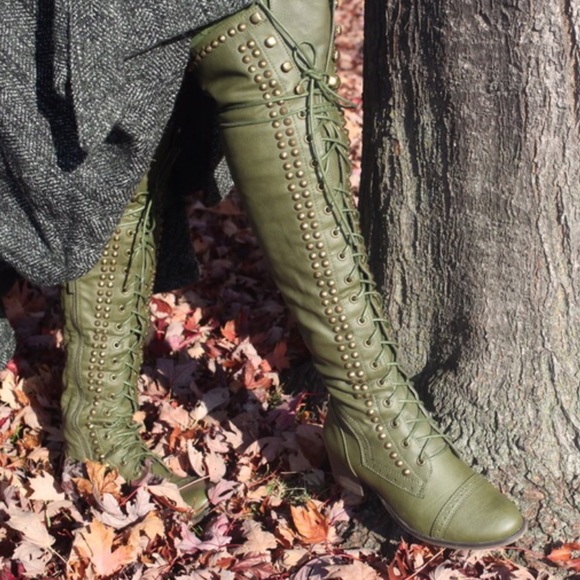 🌟HP🍁11/29🍁Green OTK Studded Flat Boots🌟 - Picture 4 of 4