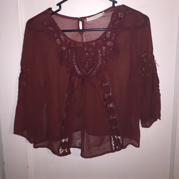 Lush chiffon top with lace detail