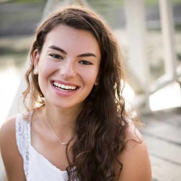 Meet your Posher, Amelia