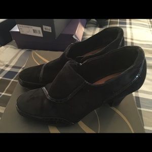 Clark half black boot size 8.5 m very cute