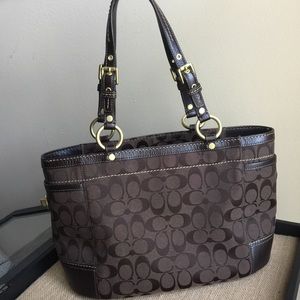 Coach Signature Canvas Tote