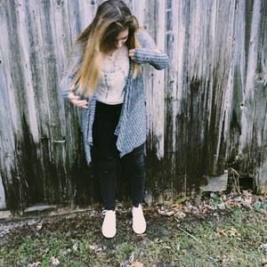 Meet your Posher, Cayce