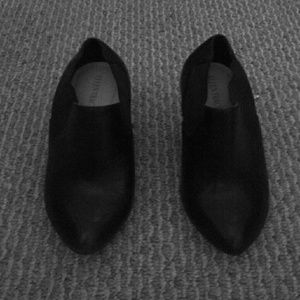 Ellen Tracy leather booties