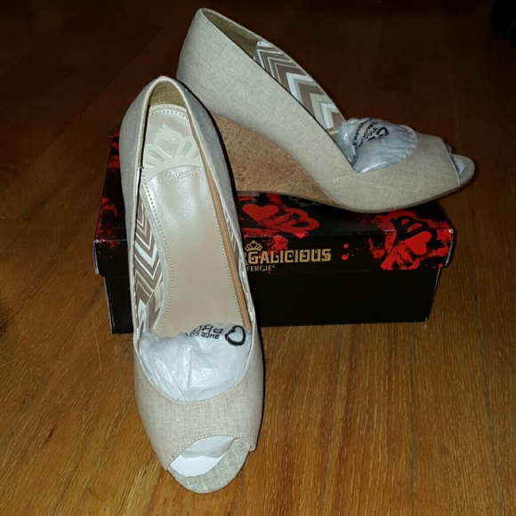 Fergalicious Timesup wedge in natural