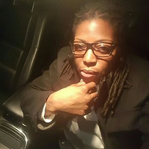 Meet your Posher, Eleanora