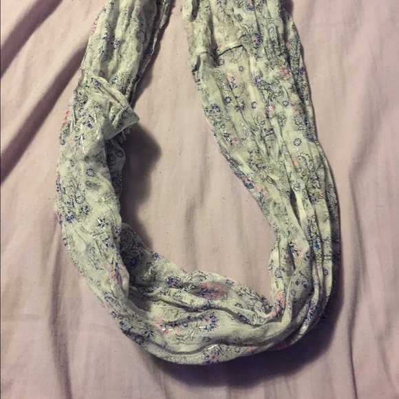 aeo infinity scarf - Picture 4 of 4