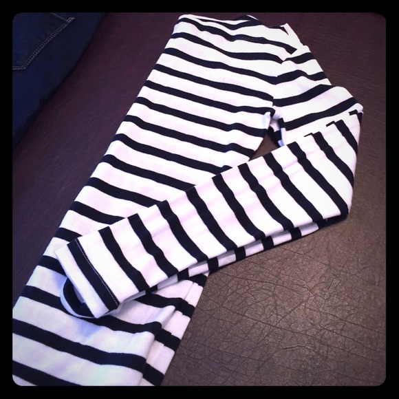 Like new stripped Gap boatneck tee