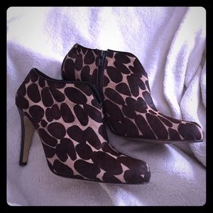 Nine West giraffe print booties