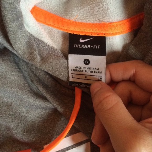 Nike jacket - Picture 2 of 3