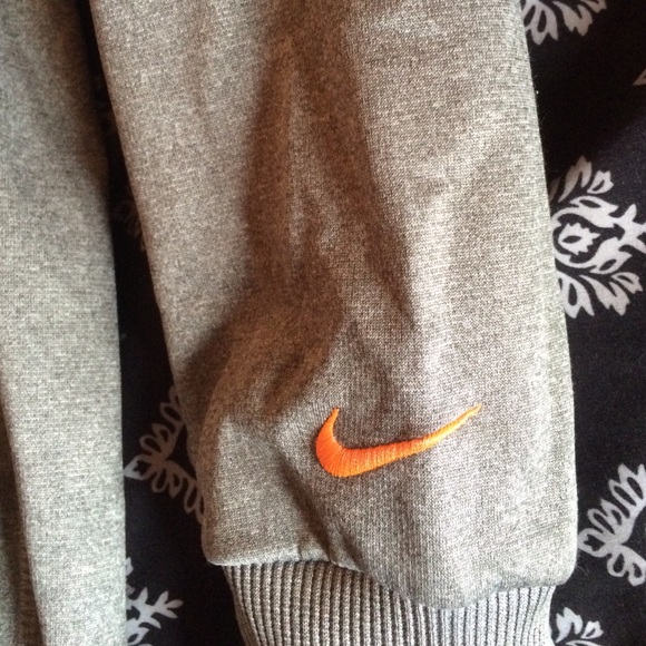 Nike jacket - Picture 3 of 3