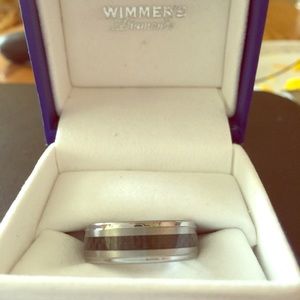 Men's wedding band