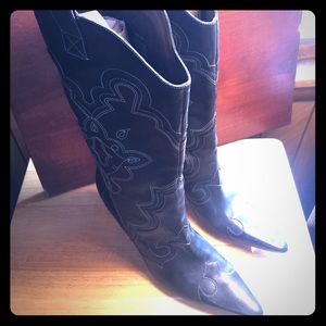 Kenneth Cole Reaction, Cowgirl boots