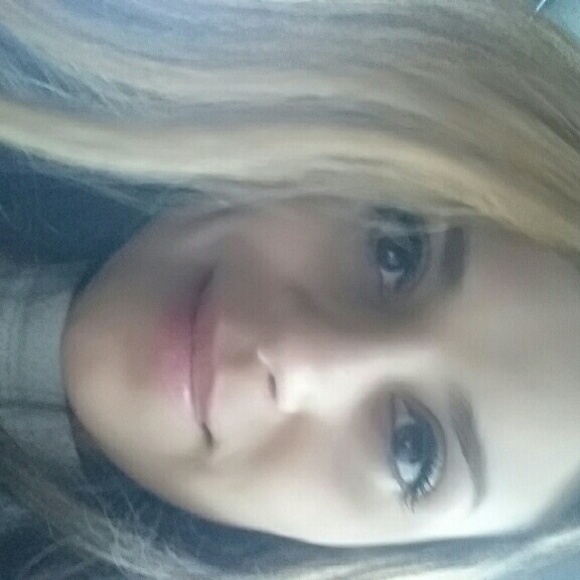 Meet your Posher, Herminia - Picture 1 of 2