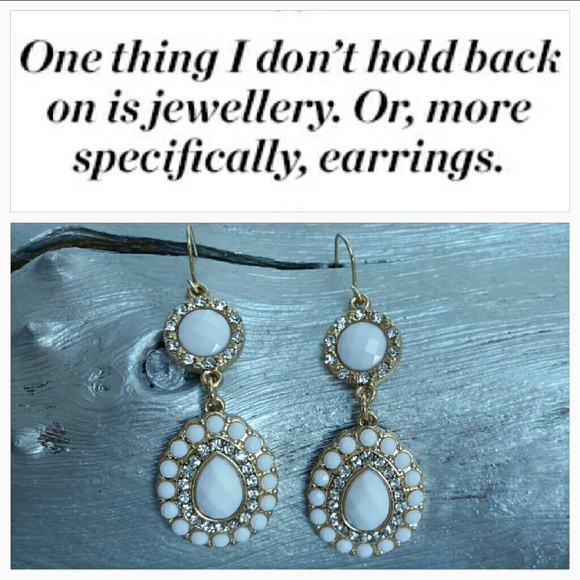 Lovely Earrings NOWT - Picture 3 of 4