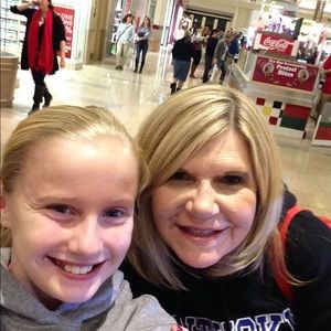 Meet your Posher, Sharon