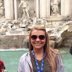 Meet your Posher, Jessica