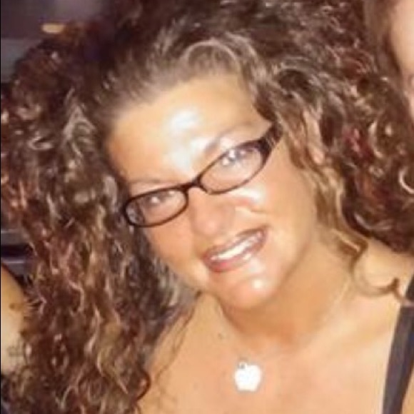 Meet your Posher, Michele - Picture 1 of 3