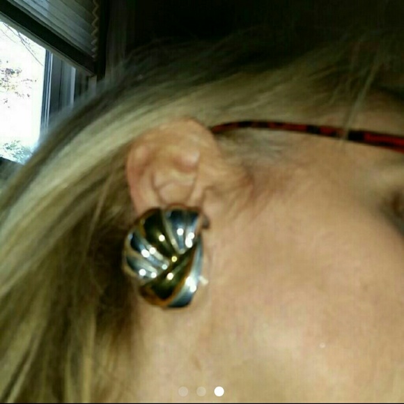 **HOST PICK** Sterling  silver earrings , vintage - Picture 3 of 3