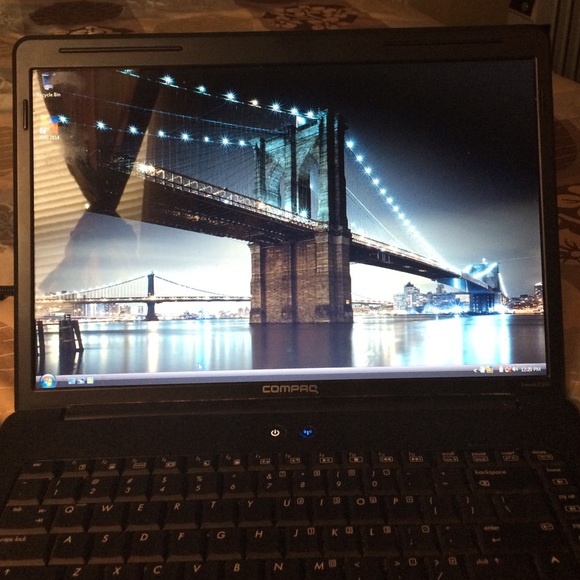 Compac laptop - Picture 3 of 3
