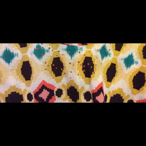 Multi color tribal print top - Picture 2 of 3