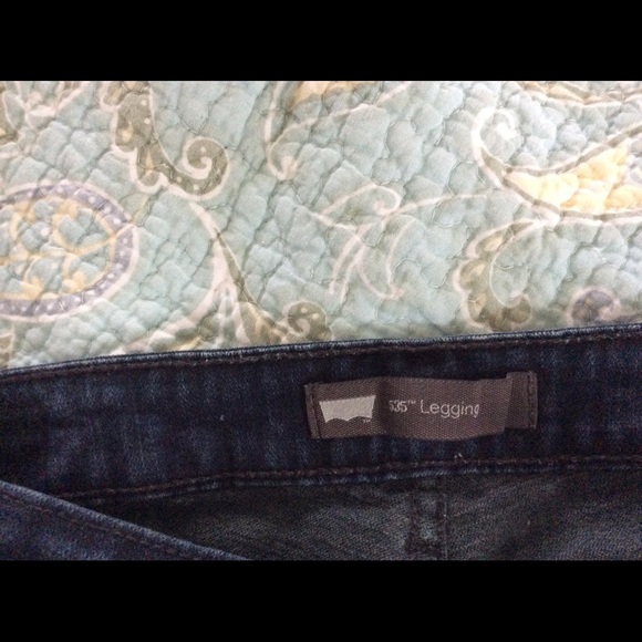 Levi's Skinny Jeans - Picture 3 of 4