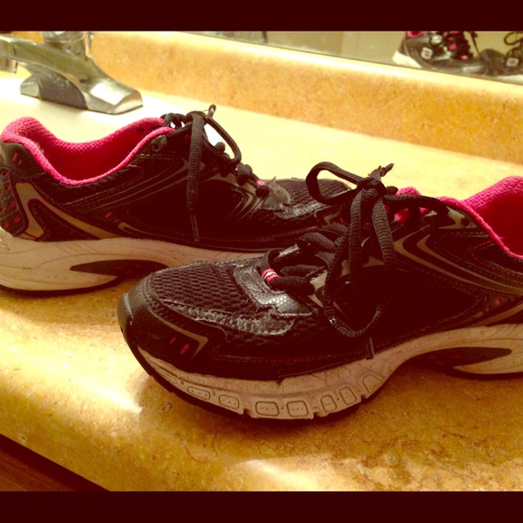 ⭐️⭐️SOLD⭐️⭐️ Sketchers sport Sneakers size 5 1/2