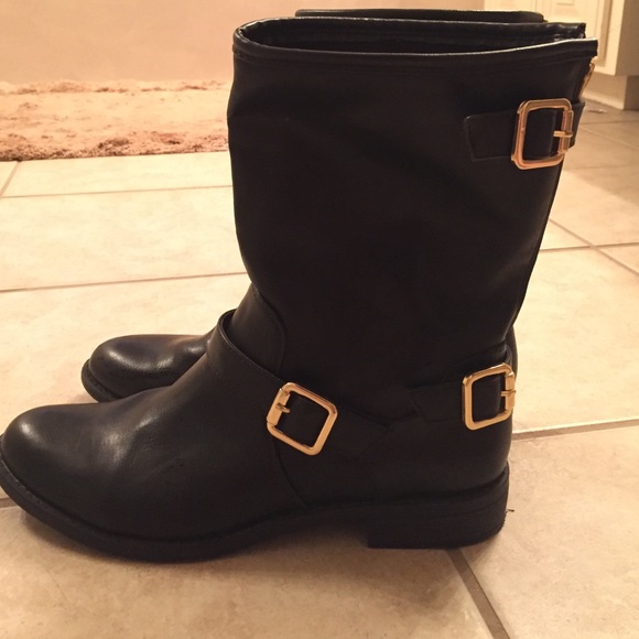 Mossimo Supply Co. Shoes - 9 1/2 short black boots!