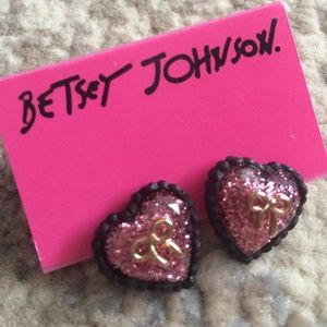 NWT Betsey Johnson valentine heart bow earrings