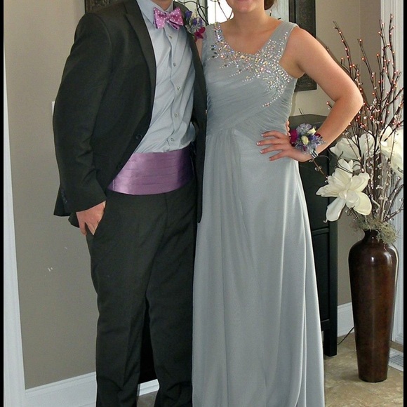 Grey Prom Dress! - Picture 4 of 4