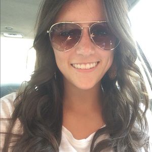 Meet your Posher, Rebecca