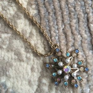NWT Betsey Johnson snowflake necklace