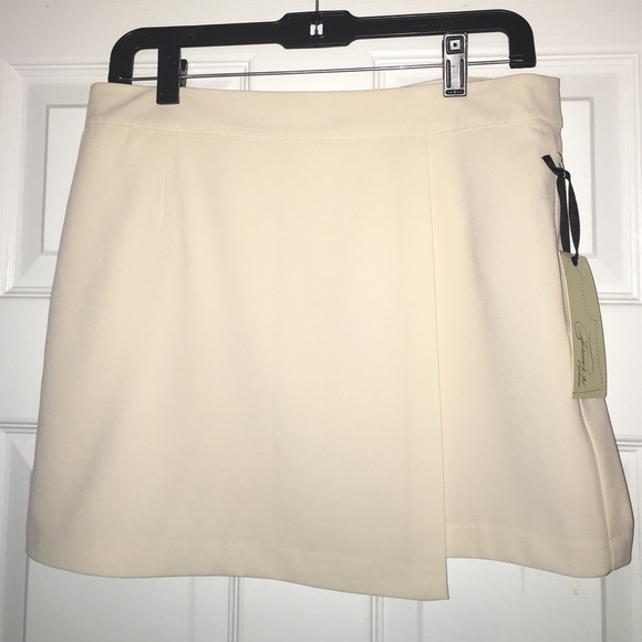 Forever 21 Cream Skirt - Picture 1 of 4