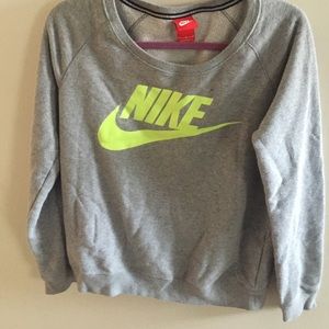 Nike sweatshirt, only wore it a few times..