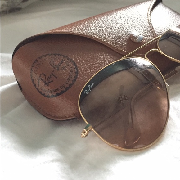 🚫Sold🚫 Ray Ban Aviators - Picture 2 of 4