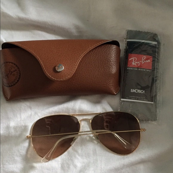🚫Sold🚫 Ray Ban Aviators - Picture 3 of 4