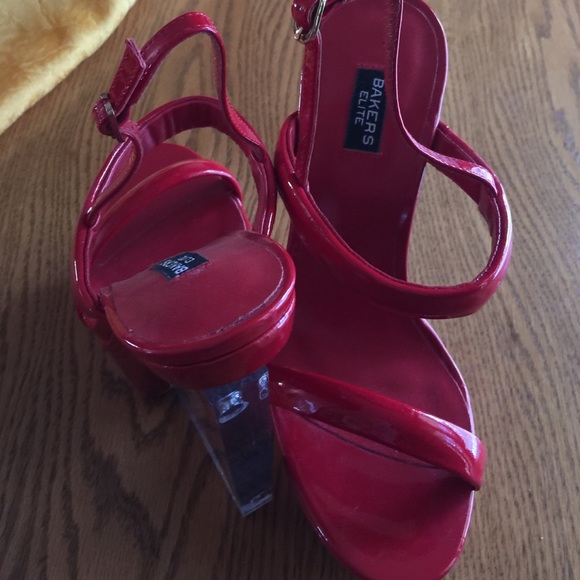 Bakers Elite red shoes. - Picture 2 of 4