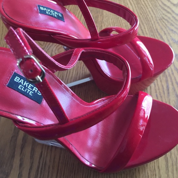 Bakers Elite red shoes. - Picture 3 of 4