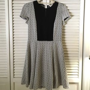 ◾️▫️ Black and White Pleated Dress