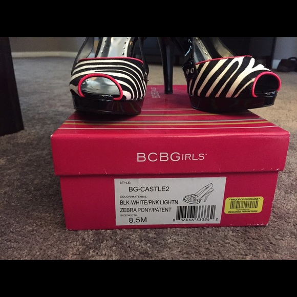 BCBG peep toe heels - Picture 2 of 3