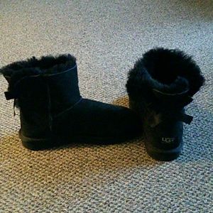 Brand new authentic bailey bow ugg boots!
