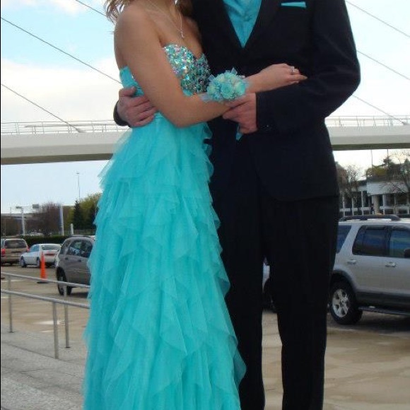 ⭐️PROM DRESS - Picture 4 of 4