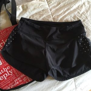 LULULEMON SPEED SHORTS.