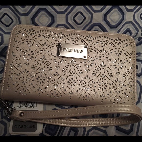 FREEBIE W/ $30+ PURCHASE: iPhone 6/6S/5/5S Wallet
