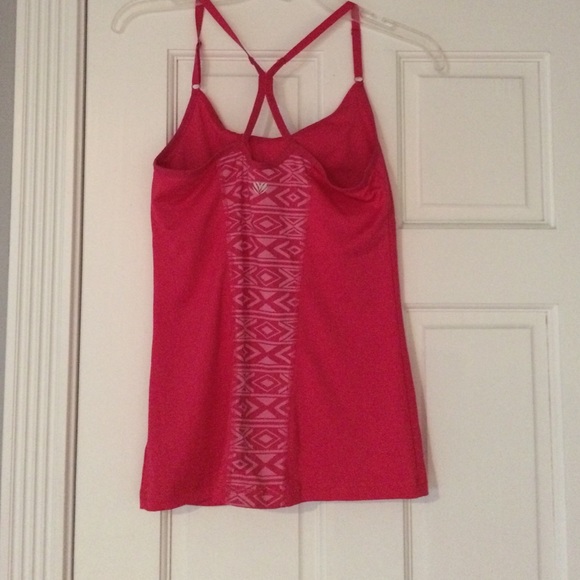 Workout tank with back panel design