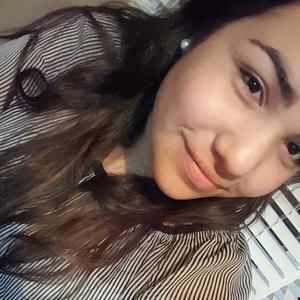 Meet your Posher, Lorena