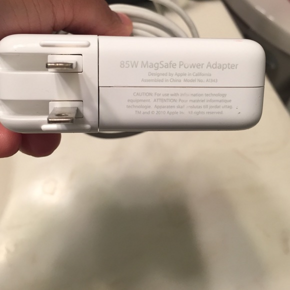 MacBook Pro Power Adapter - Picture 2 of 3