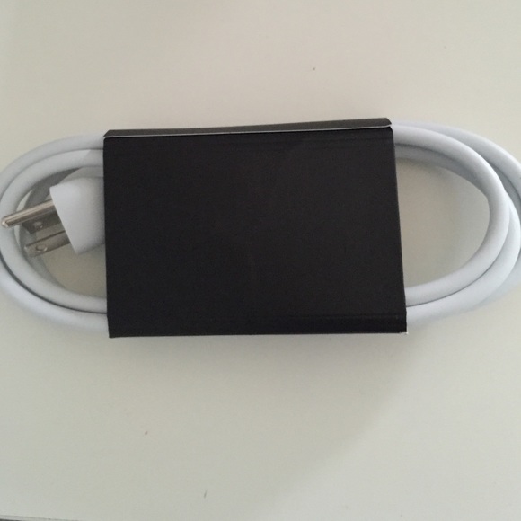 MacBook Pro Power Adapter - Picture 3 of 3