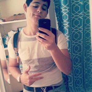 Meet your Posher, Cesar