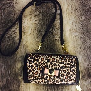 Betsey Johnson Purse!!