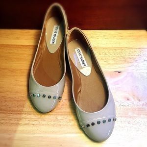 Steve Madden studded nude flats (28$)